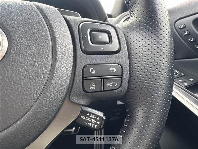 Lexus IS 2021-06 7220920-24