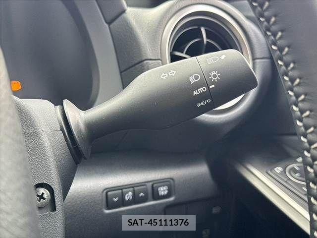 Lexus IS 2021-06 7220920-26