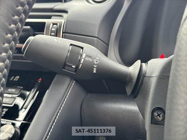 Lexus IS 2021-06 7220920-27