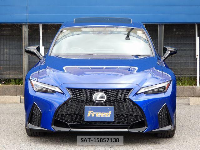 Lexus IS 2025-10 7217036-13