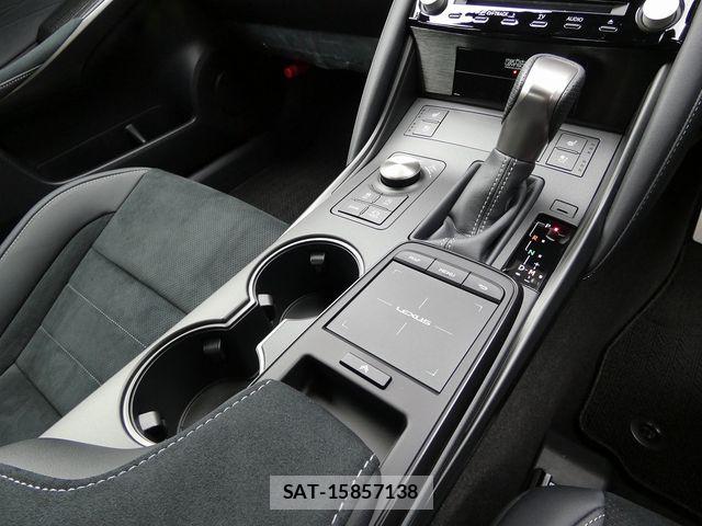Lexus IS 2025-10 7217036-16