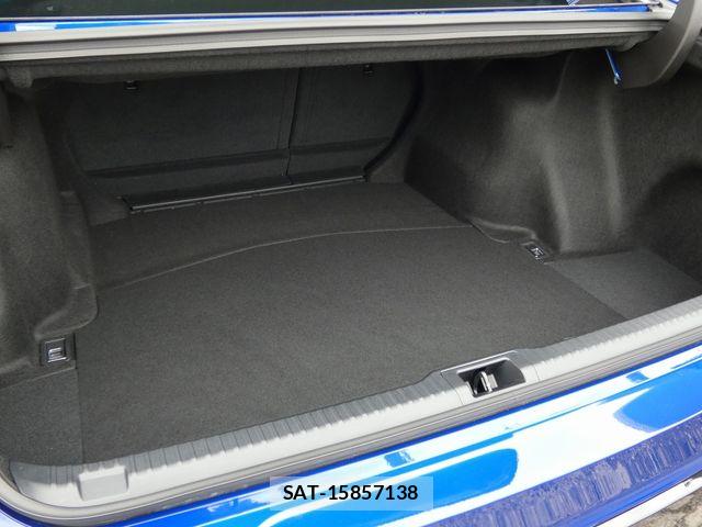 Lexus IS 2025-10 7217036-26