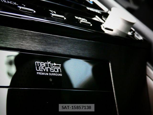 Lexus IS 2025-10 7217036-27