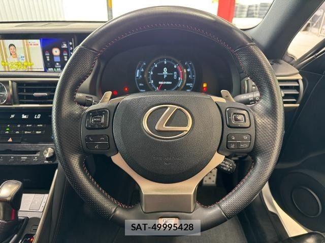 Lexus IS 2018-06 7251318-12