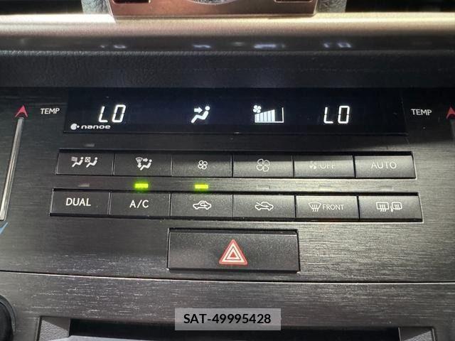 Lexus IS 2018-06 7251318-19