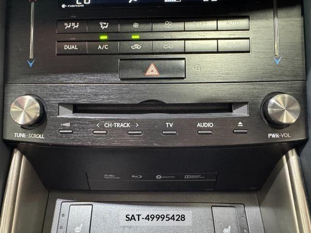 Lexus IS 2018-06 7251318-20
