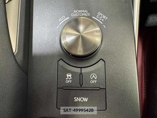 Lexus IS 2018-06 7251318-22
