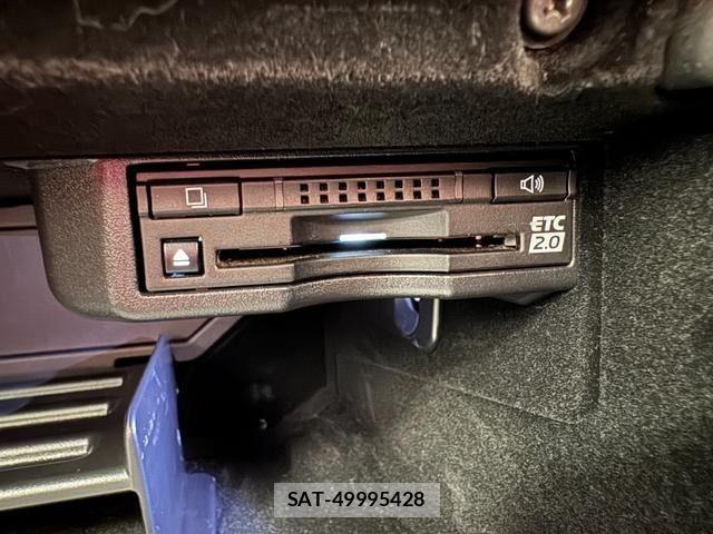 Lexus IS 2018-06 7251318-24
