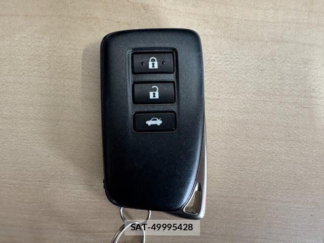 Lexus IS 2018-06 7251318-29
