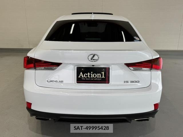 Lexus IS 2018-06 7251318-4