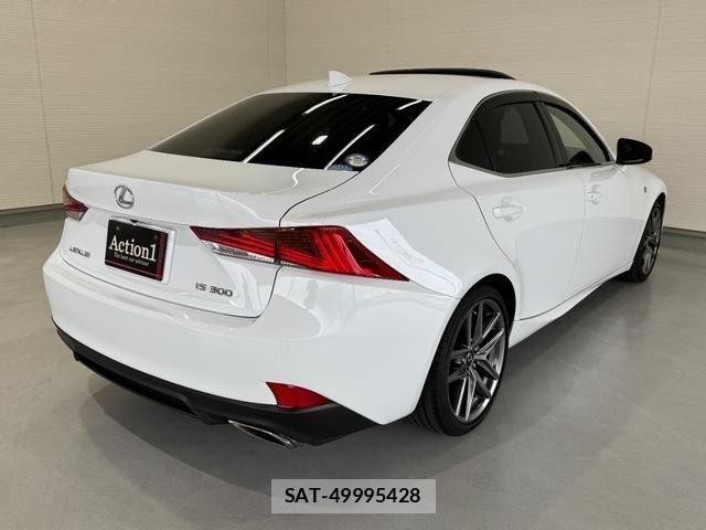 Lexus IS 2018-06 7251318-5