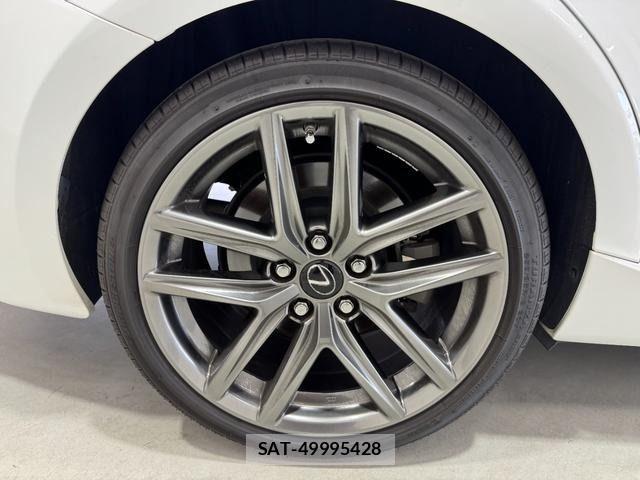 Lexus IS 2018-06 7251318-7