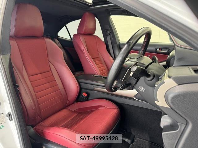Lexus IS 2018-06 7251318-8