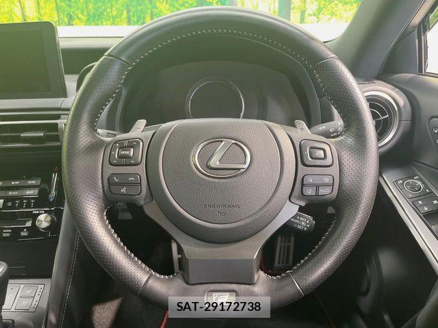 Lexus IS 2022-04 7328014-12
