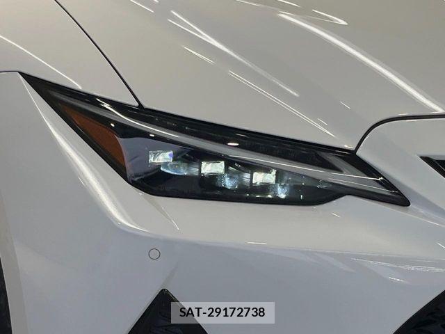 Lexus IS 2022-04 7328014-13