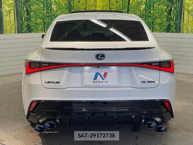 Lexus IS 2022-04 7328014-16