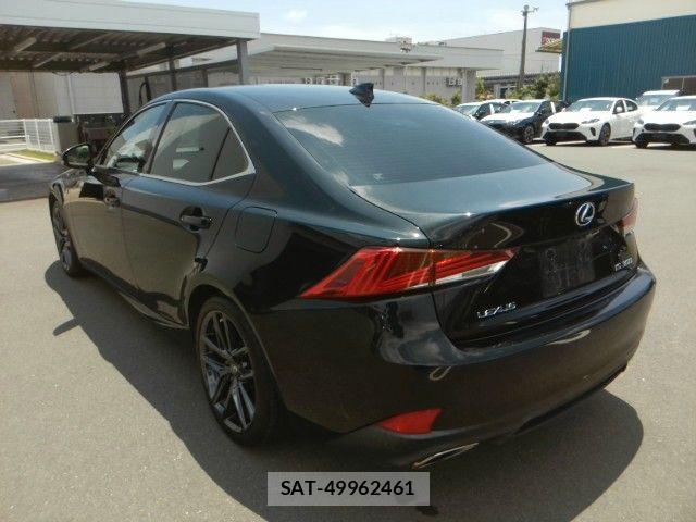 Lexus IS 2019-07 7358479-2