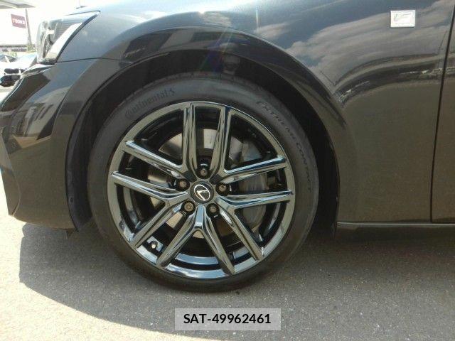 Lexus IS 2019-07 7358479-6
