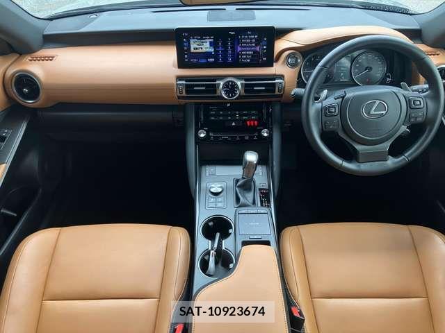 Lexus IS 2021-08 7455385-1