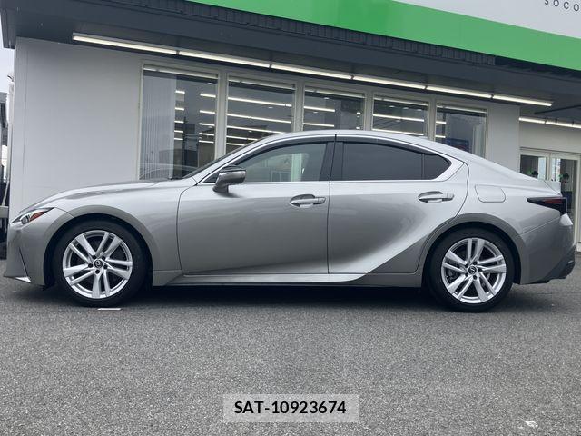 Lexus IS 2021-08 7455385-22
