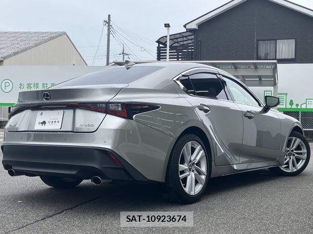 Lexus IS 2021-08 7455385-23