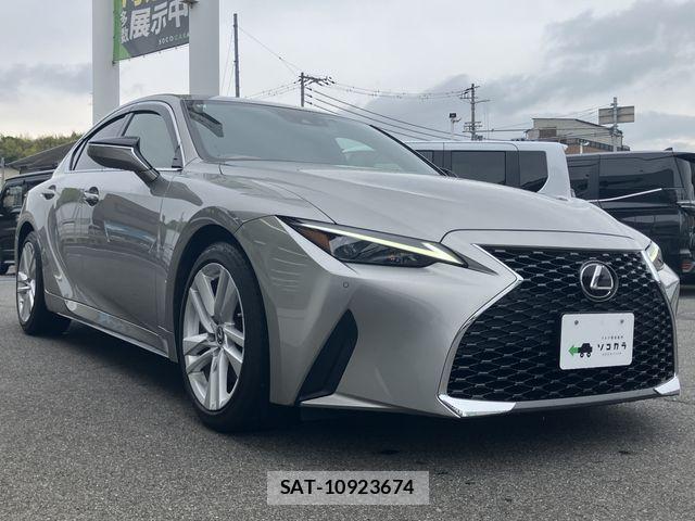 Lexus IS 2021-08 7455385-24
