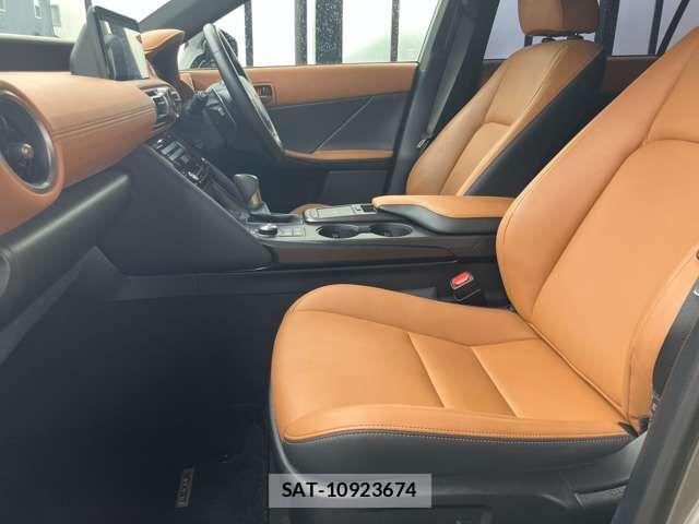 Lexus IS 2021-08 7455385-6