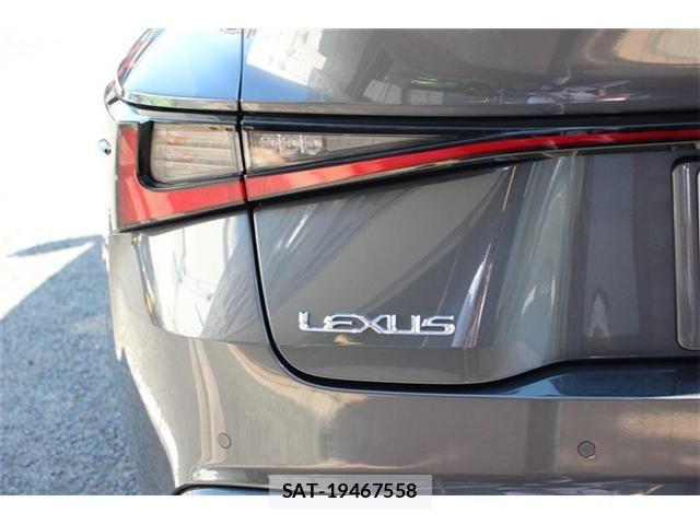Lexus IS 2022-07 7455384-10