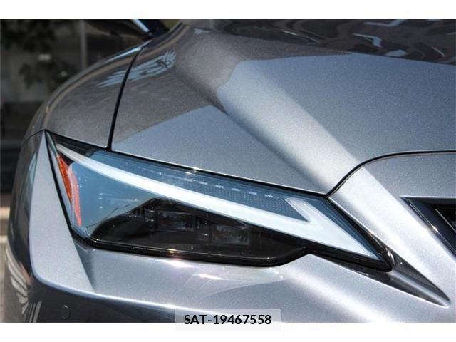 Lexus IS 2022-07 7455384-3
