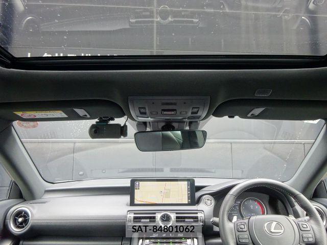 Lexus IS 2022-07 7455383-12