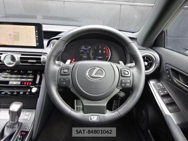 Lexus IS 2022-07 7455383-15