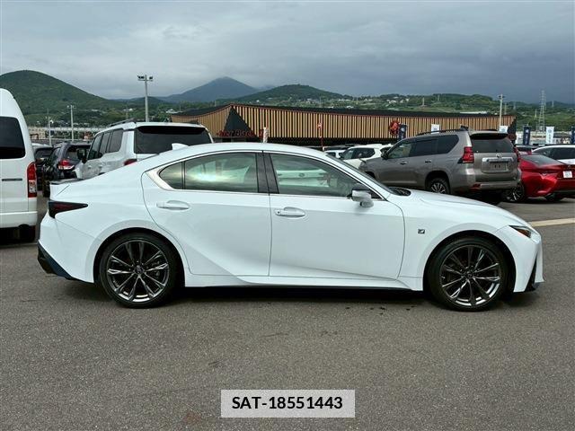 Lexus IS 2020-12 7725044-9
