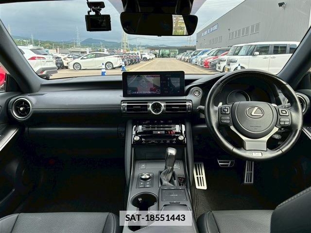 Lexus IS 2020-12 7725044-13
