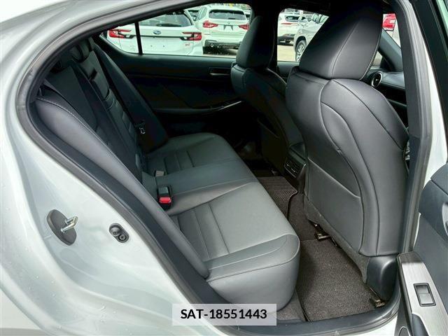 Lexus IS 2020-12 7725044-15