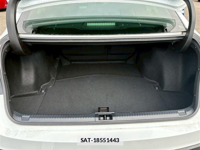 Lexus IS 2020-12 7725044-16