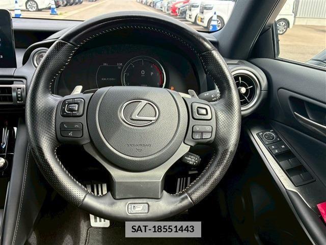 Lexus IS 2020-12 7725044-18