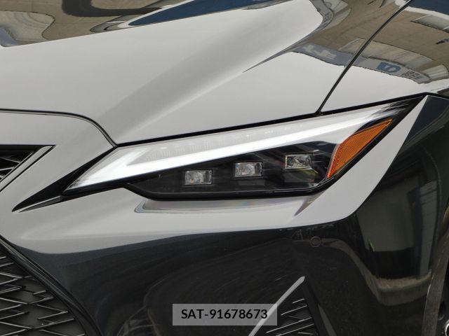 Lexus IS 2021-08 7725043-3