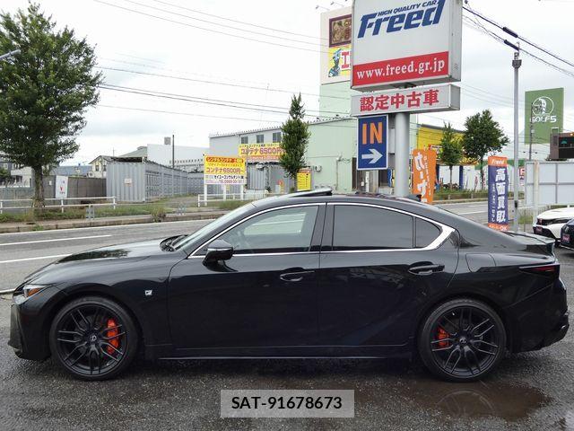 Lexus IS 2021-08 7725043-7