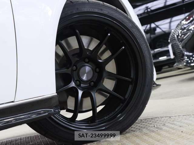 Lexus IS 2018-07 7877334-9