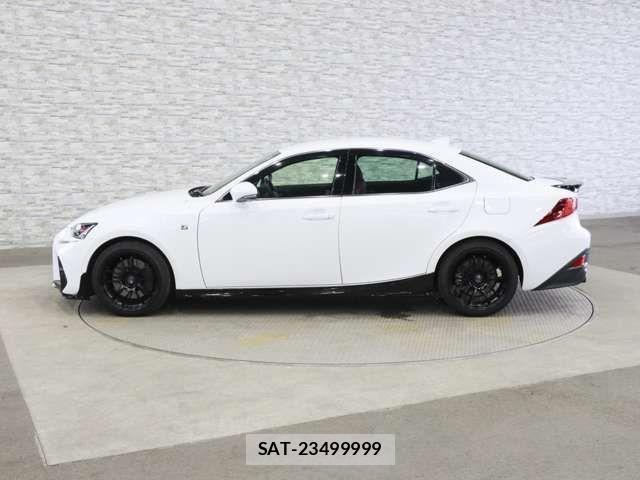 Lexus IS 2018-07 7877334-12