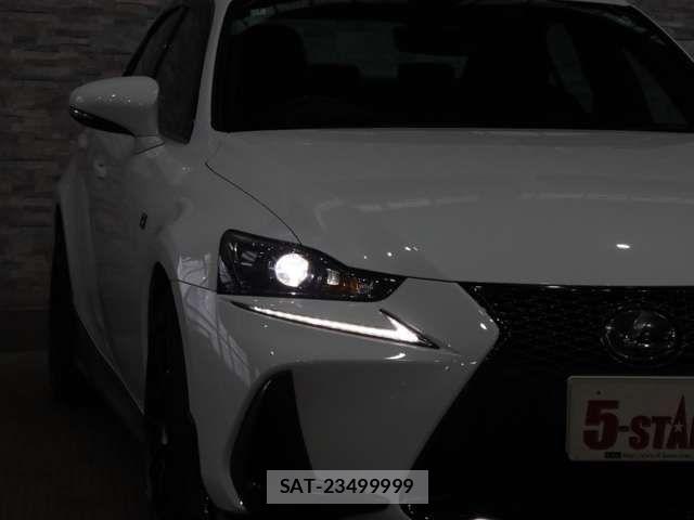 Lexus IS 2018-07 7877334-15