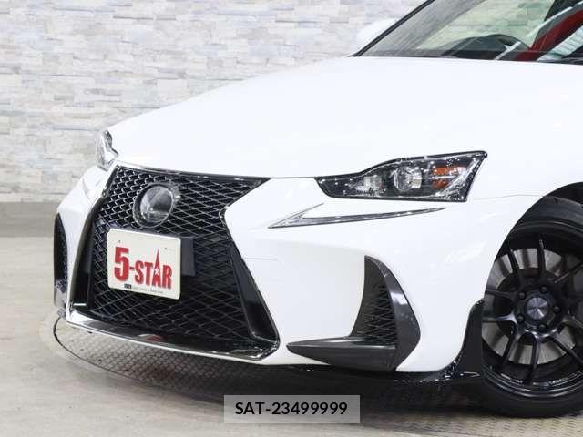 Lexus IS 2018-07 7877334-6