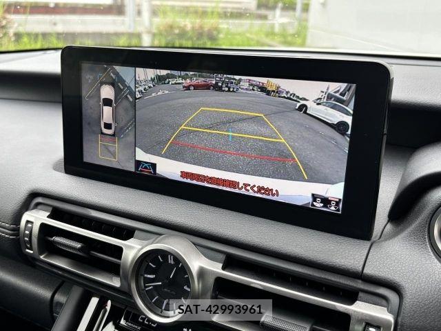 Lexus IS 2022-06 8036410-12