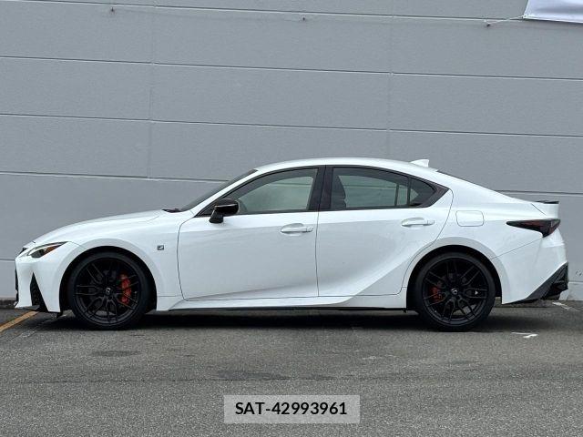 Lexus IS 2022-06 8036410-17