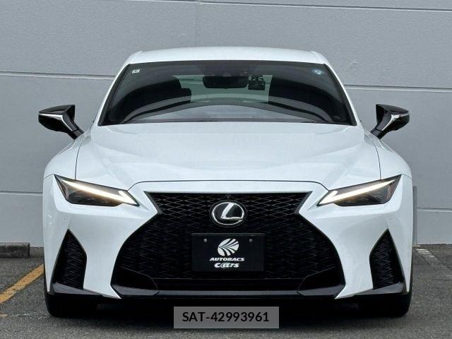 Lexus IS 2022-06 8036410-18