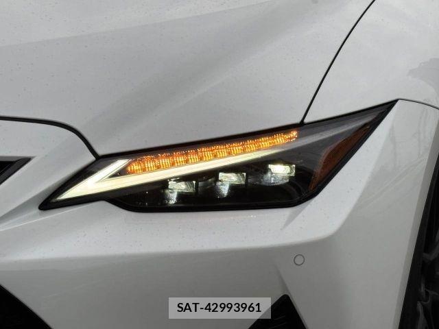 Lexus IS 2022-06 8036410-23