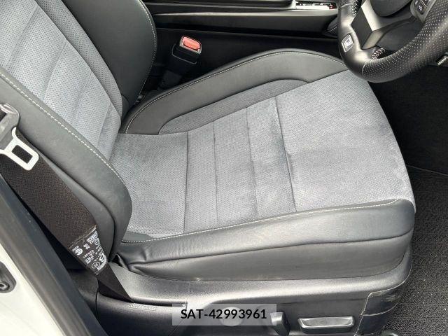 Lexus IS 2022-06 8036410-5