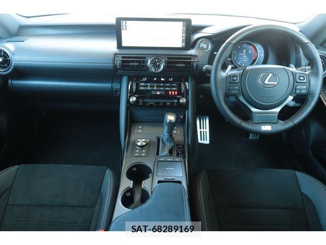 Lexus IS 2023-09 8036408-2