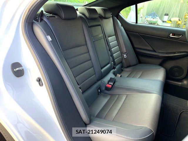 Lexus IS 2021-08 8036409-13