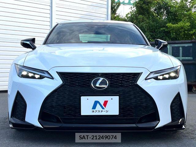 Lexus IS 2021-08 8036409-15